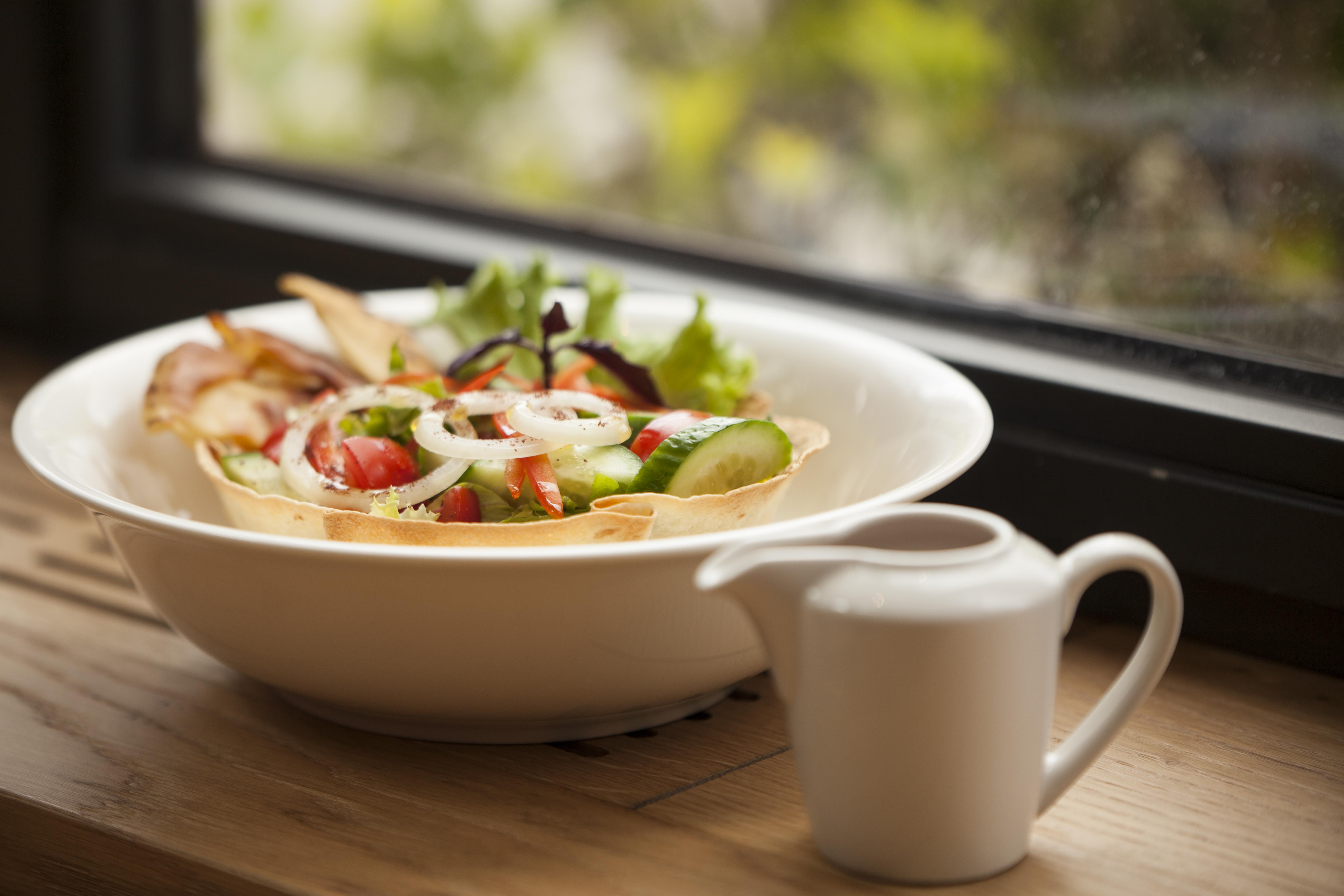 Grand Hotel Yerevan - Small Luxury Hotels Of The World エクステリア 写真 A salad with a small jug of dressing