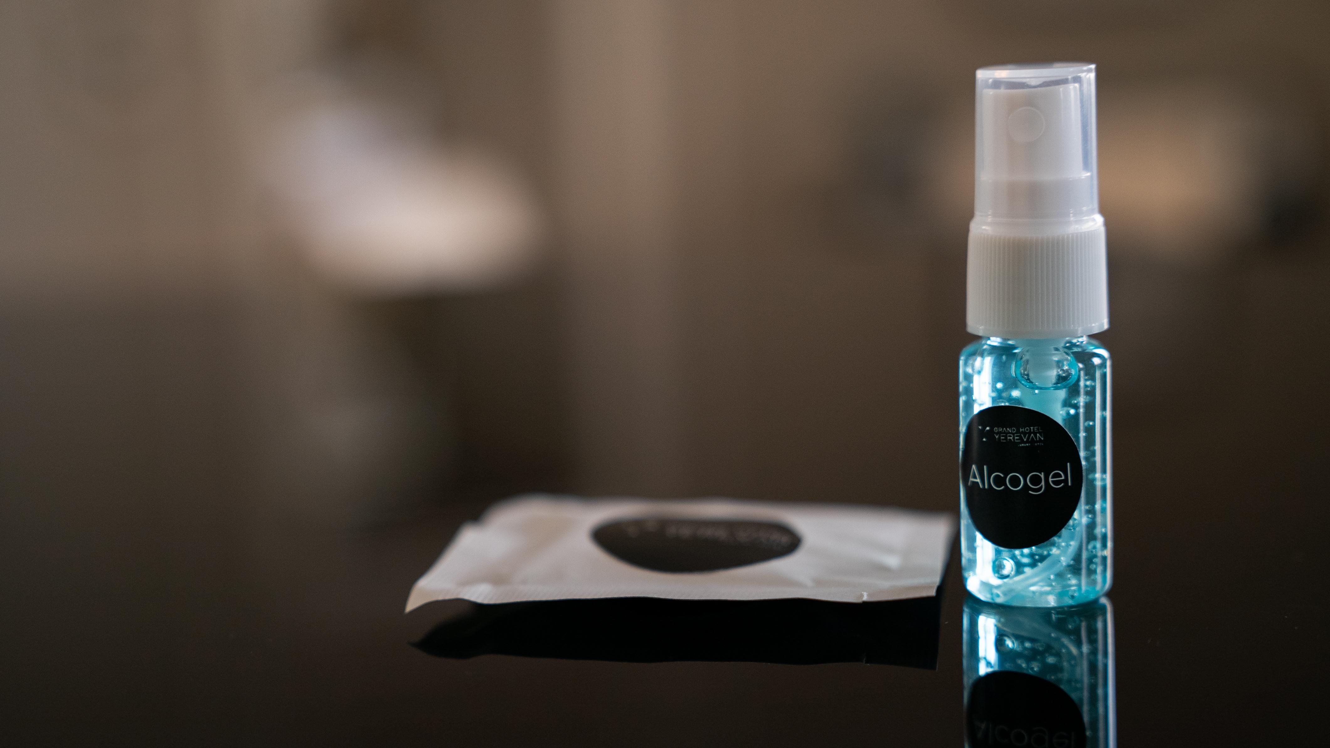 Grand Hotel Yerevan - Small Luxury Hotels Of The World エクステリア 写真 Alcohol gel