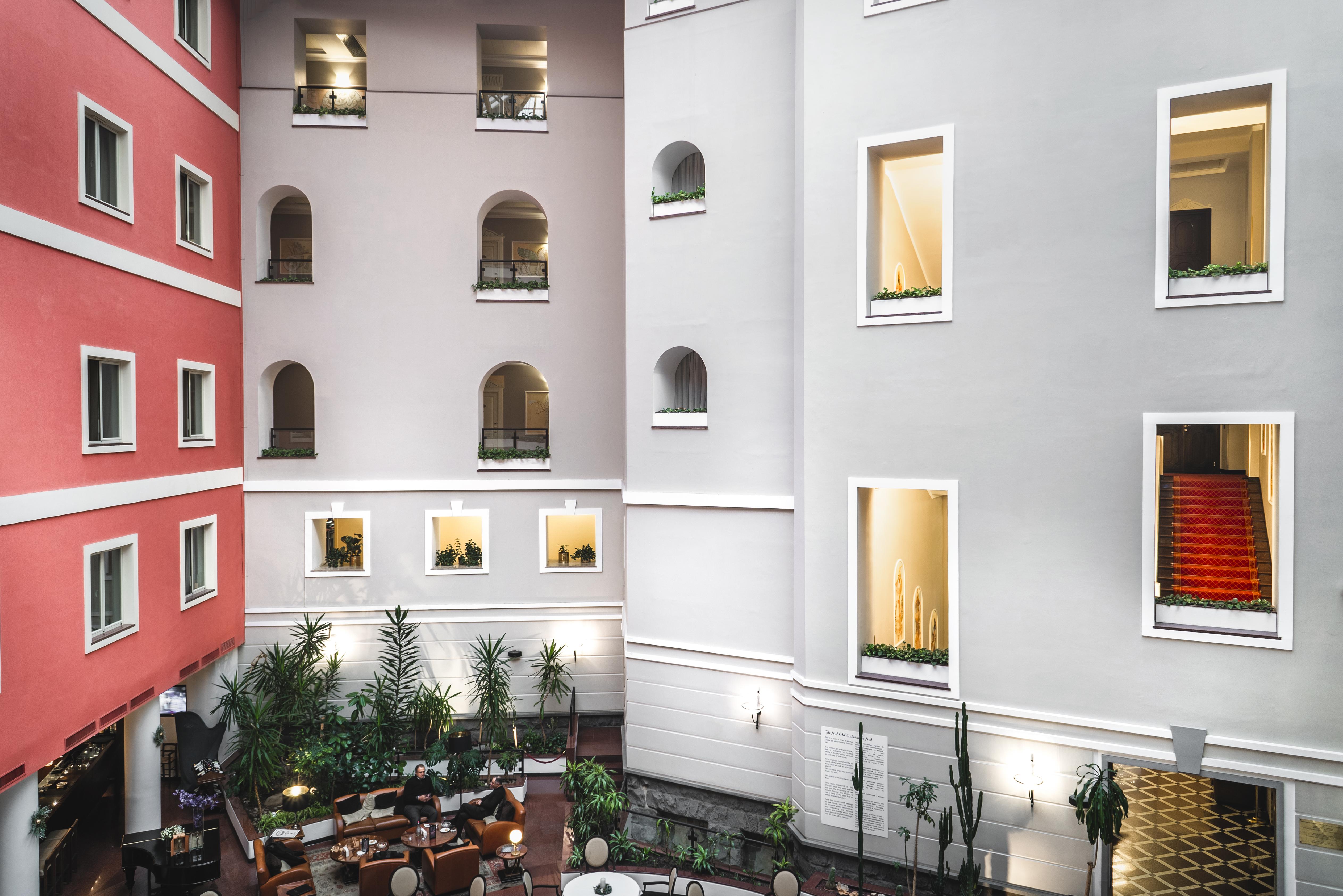 Grand Hotel Yerevan - Small Luxury Hotels Of The World エクステリア 写真