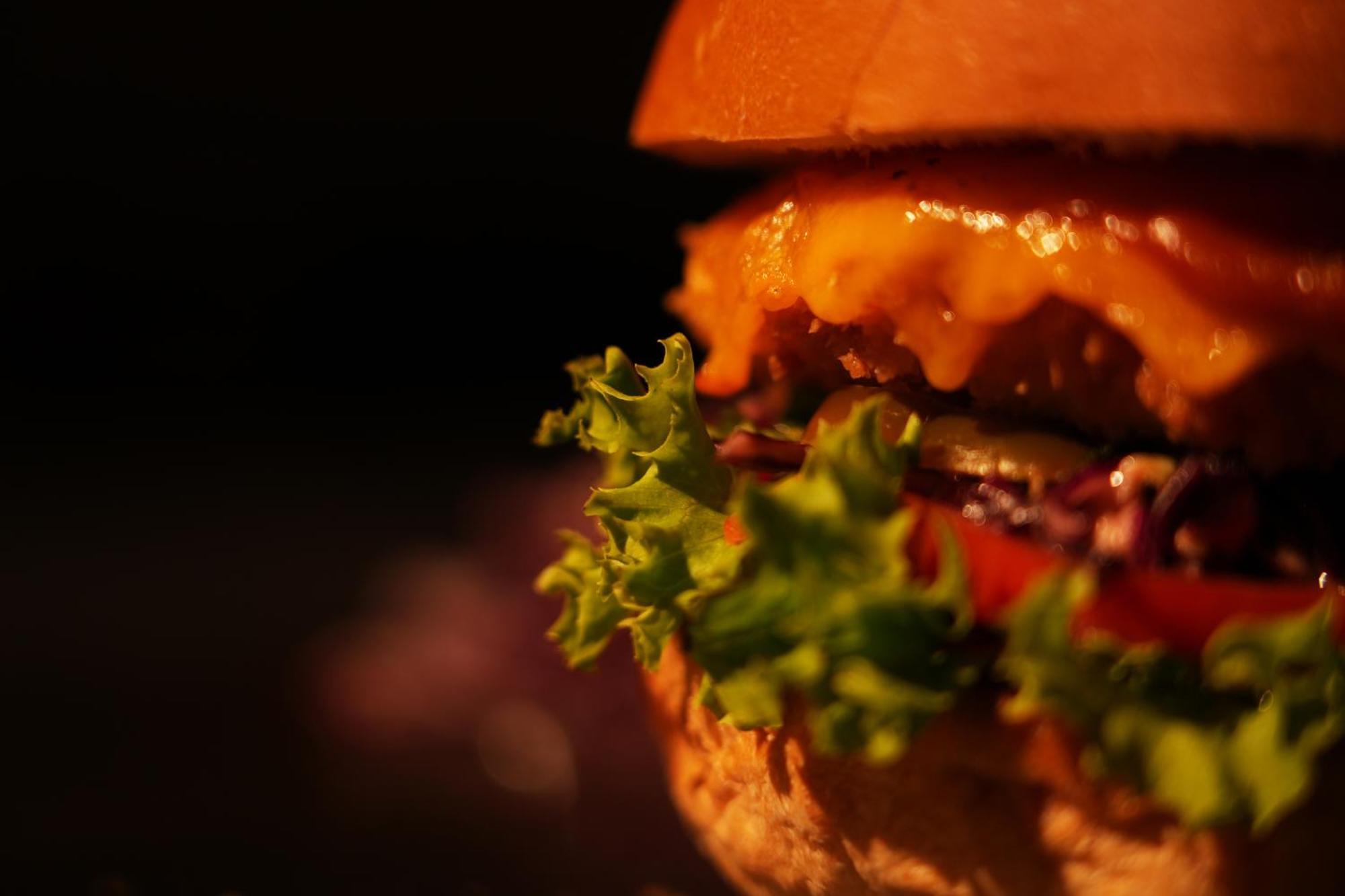 Grand Hotel Yerevan - Small Luxury Hotels Of The World エクステリア 写真 A cheeseburger