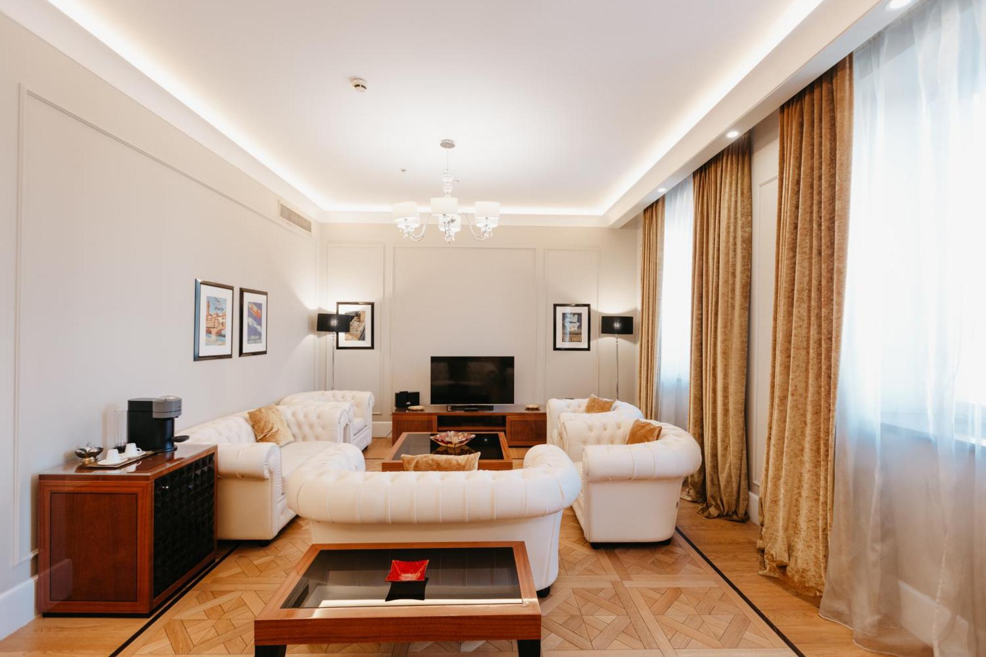 Grand Hotel Yerevan - Small Luxury Hotels Of The World エクステリア 写真