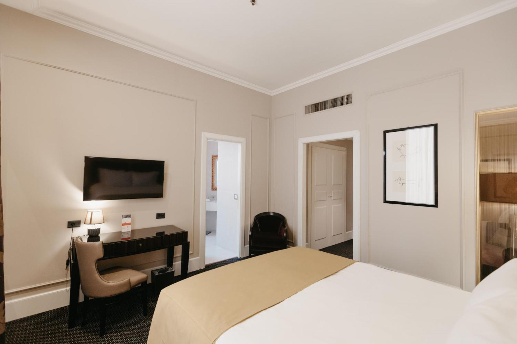Grand Hotel Yerevan - Small Luxury Hotels Of The World エクステリア 写真
