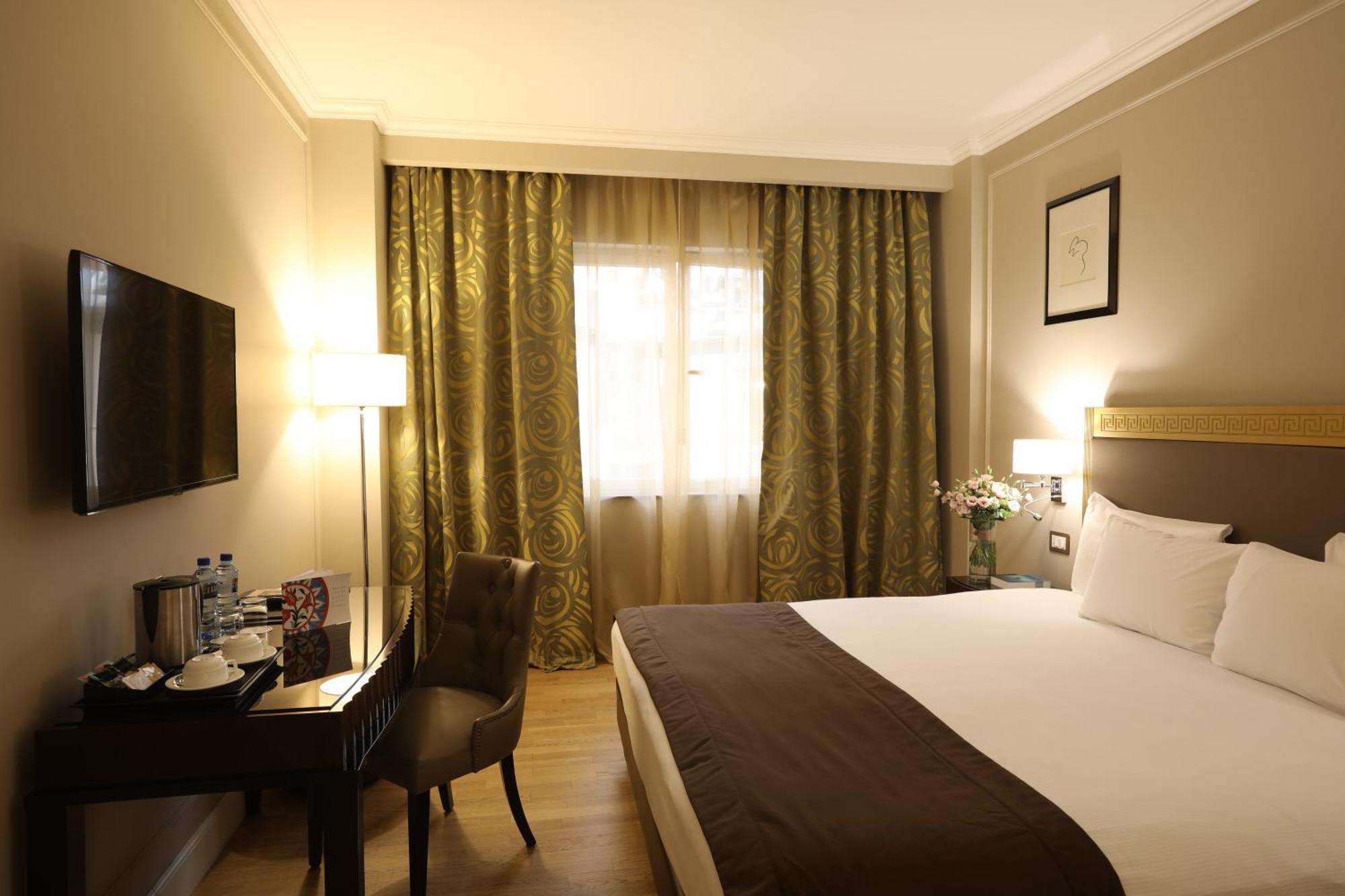Grand Hotel Yerevan - Small Luxury Hotels Of The World エクステリア 写真
