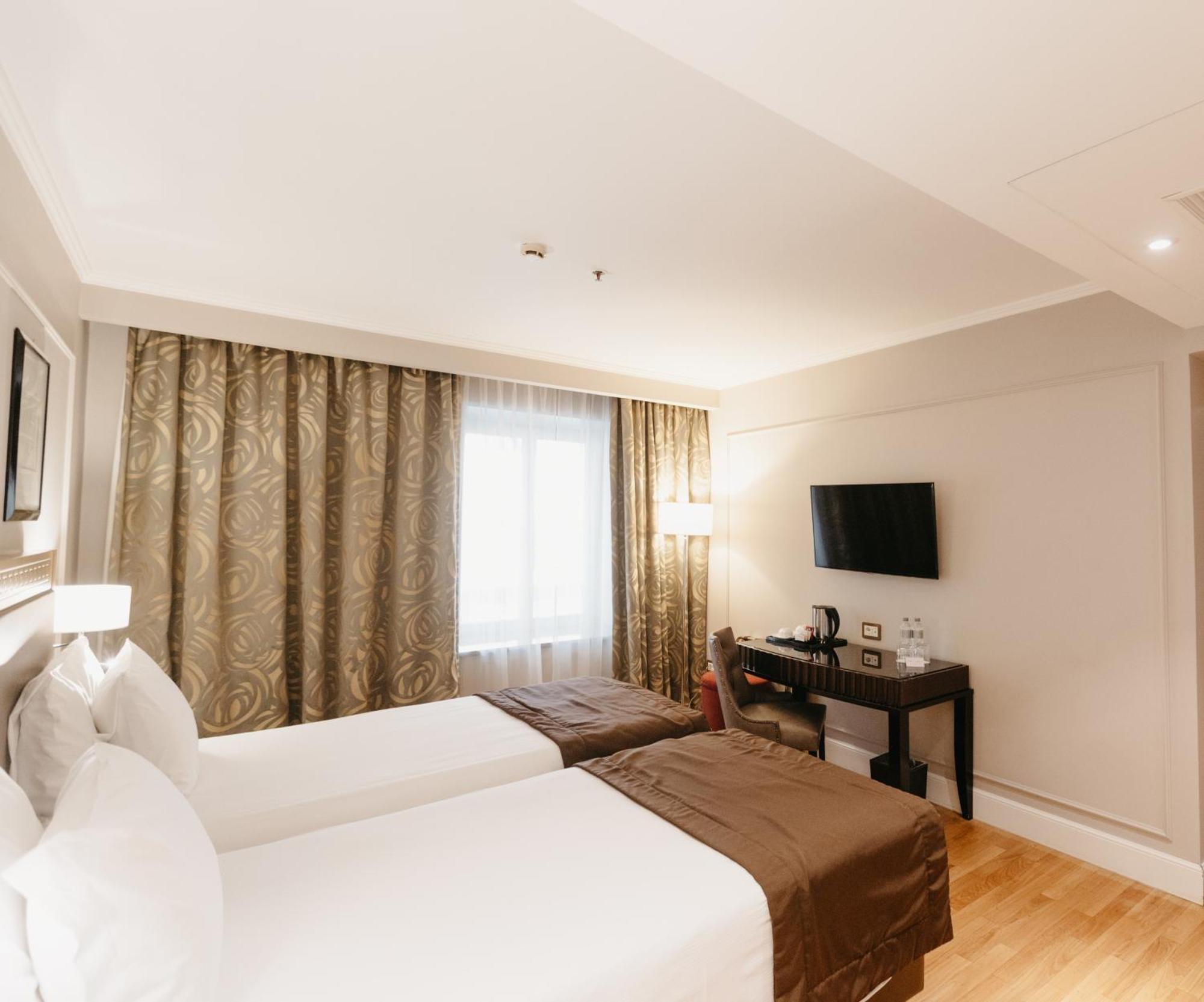 Grand Hotel Yerevan - Small Luxury Hotels Of The World エクステリア 写真