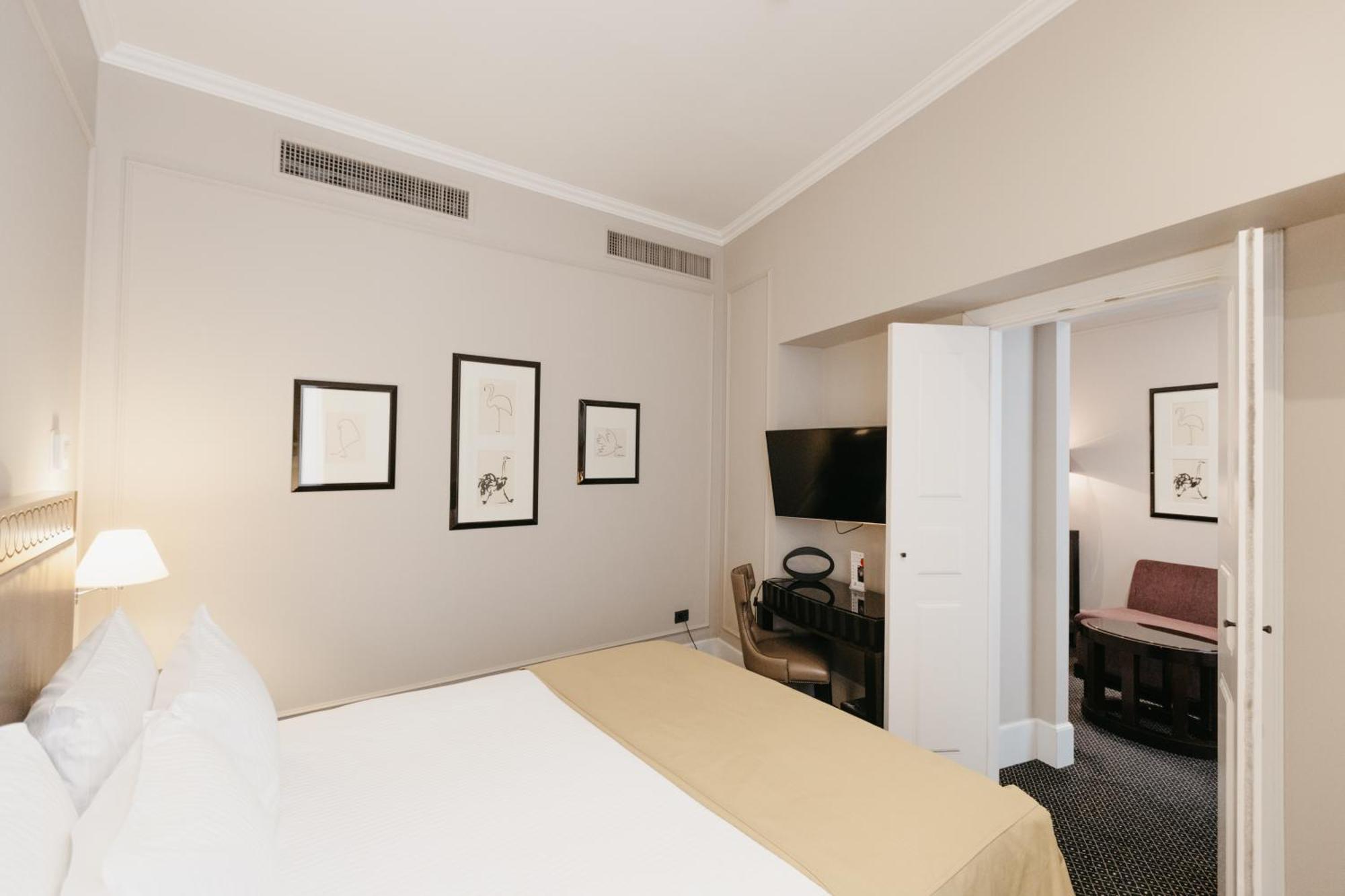 Grand Hotel Yerevan - Small Luxury Hotels Of The World エクステリア 写真