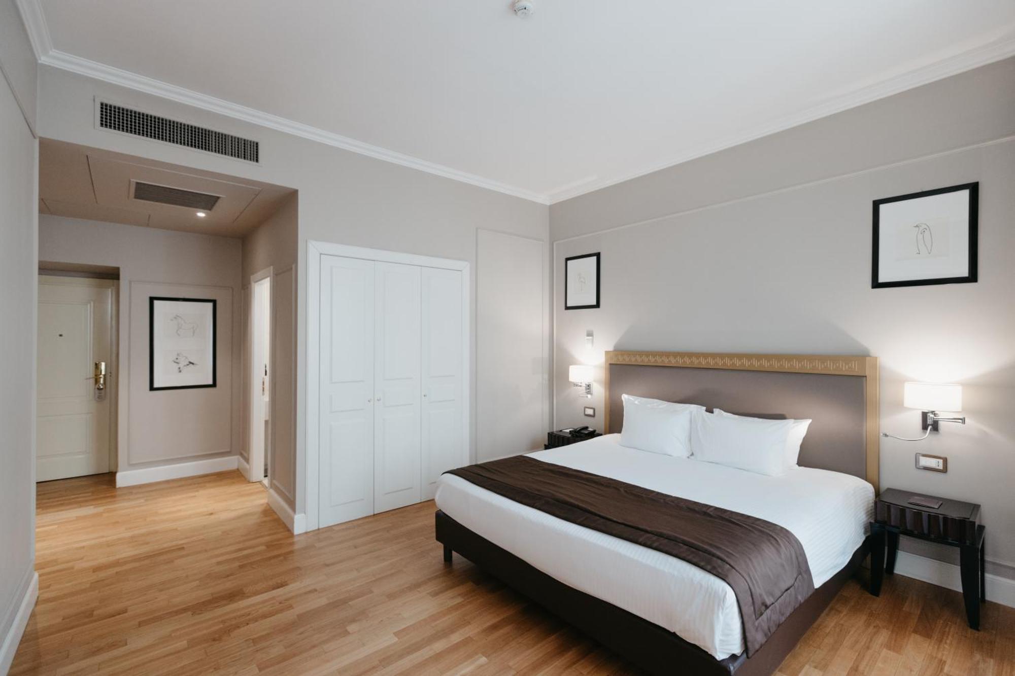 Grand Hotel Yerevan - Small Luxury Hotels Of The World エクステリア 写真