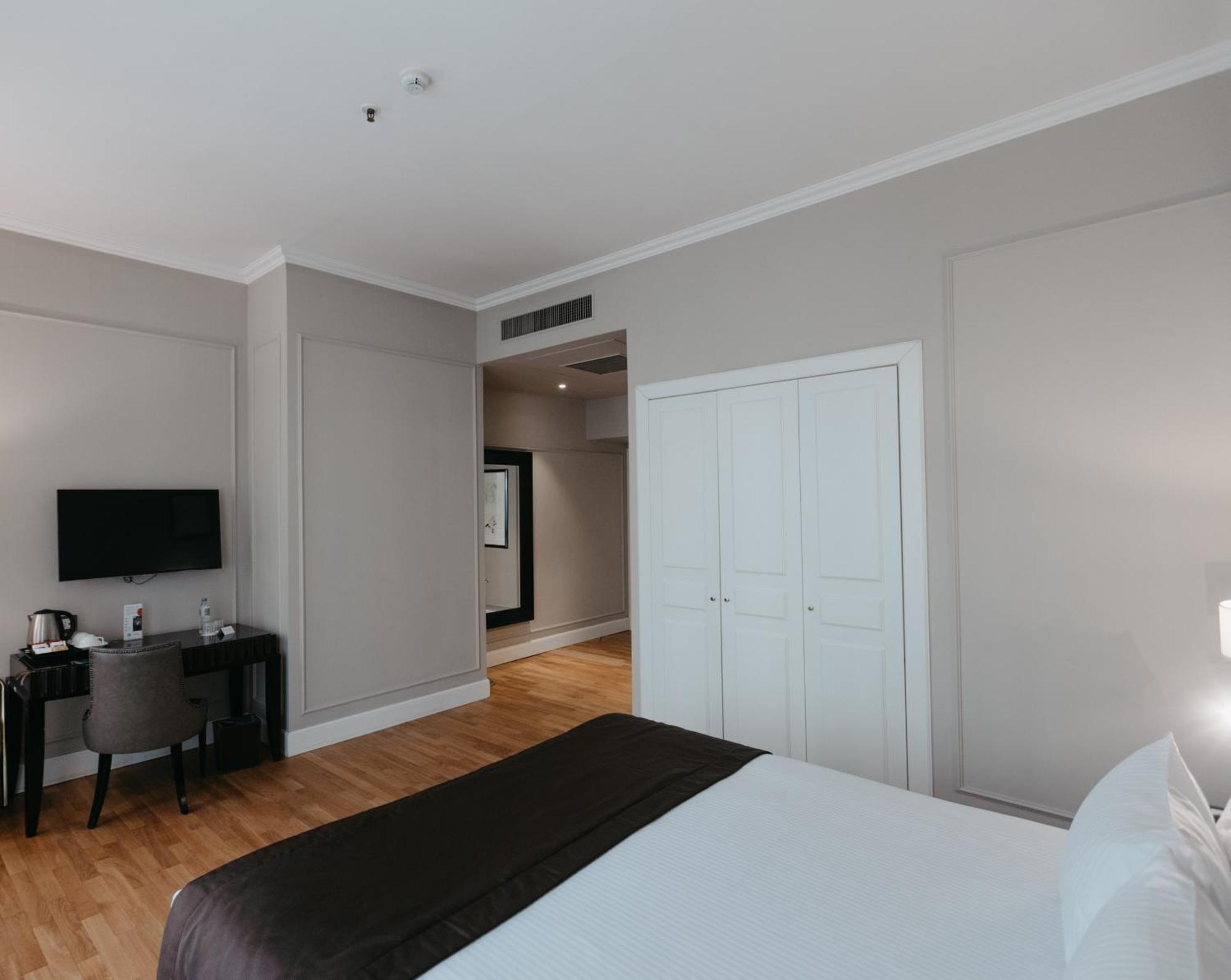 Grand Hotel Yerevan - Small Luxury Hotels Of The World エクステリア 写真