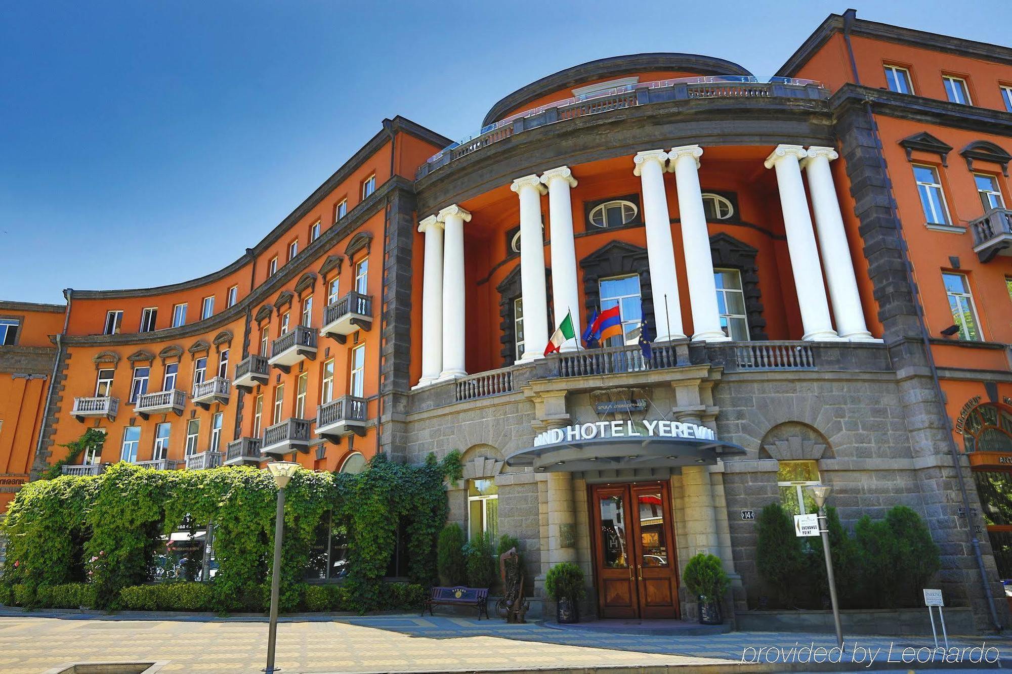 Grand Hotel Yerevan - Small Luxury Hotels Of The World エクステリア 写真