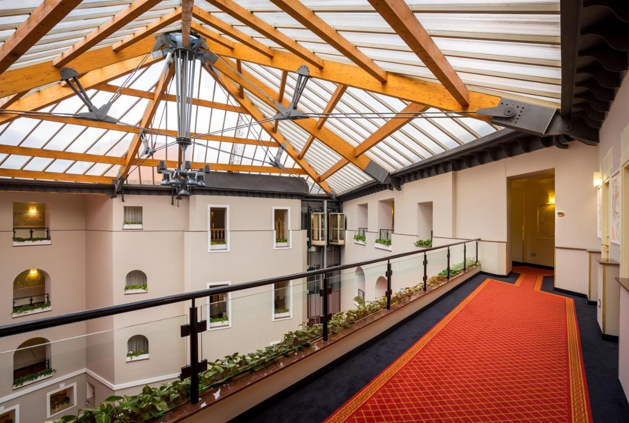 Grand Hotel Yerevan - Small Luxury Hotels Of The World エクステリア 写真 Interior of the hotel